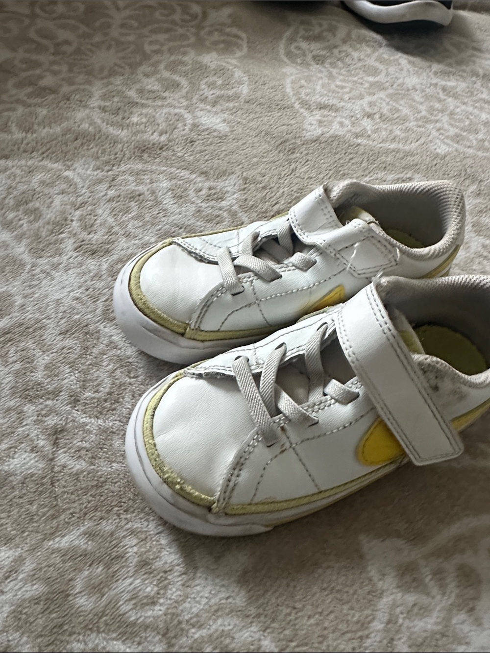 Nike Kids White and Yellow Velcro Sneakers